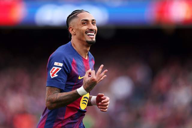 无广告体育直播-拉菲尼亚帽子戏法,造5-2惨案!巴萨一雪前耻,皇马空欢喜一场