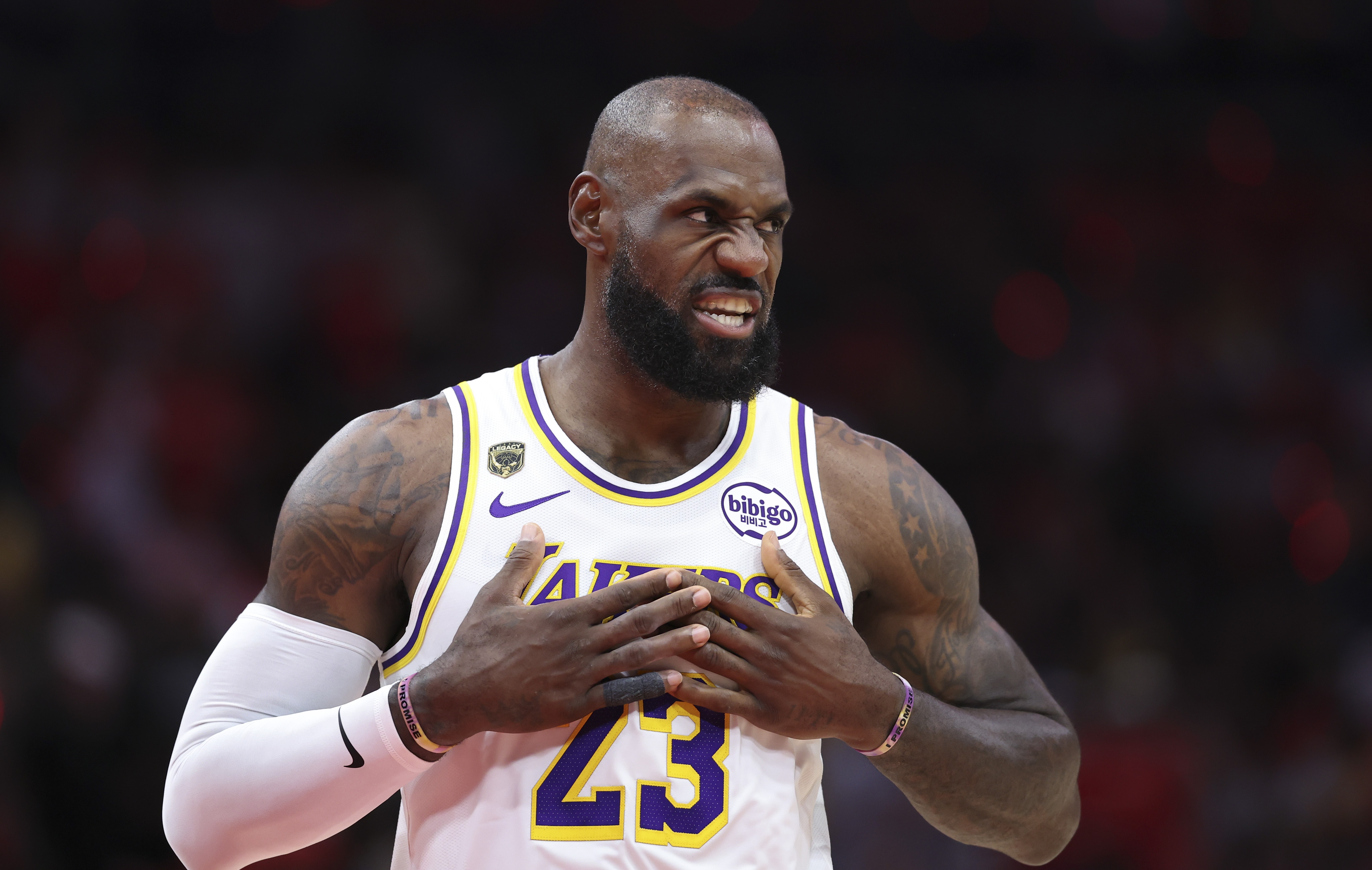 NBA免费视频-A·史密斯：我和詹姆斯家人都很好 他本可私下沟通却非要在场边闹